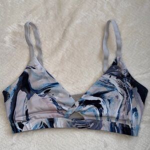 Fabletics Women's Marble Print Twist Sports Bra